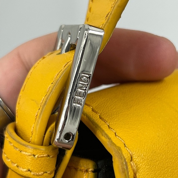 💛SOLD💛Fendi Pochette - Picture 5 of 12